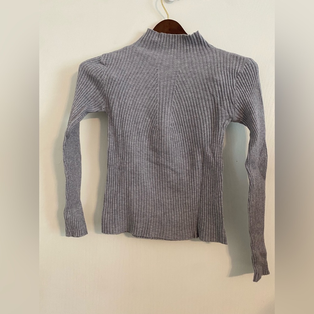 Gray TurtleNeck | Color: Gray | Size: Large | - Picture 2 of 6
